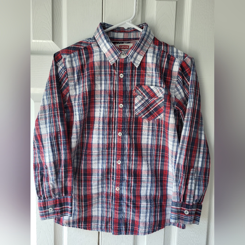 Levi's boy's classic long-sleeved shirt with front buttons, size 10-12 Yrs